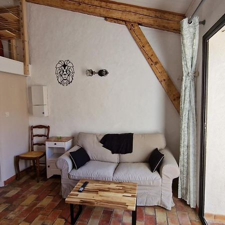 Studio Au Pied De La Sainte Victoire Puyloubier Bagian luar foto