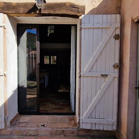 Studio Au Pied De La Sainte Victoire Puyloubier Bagian luar foto