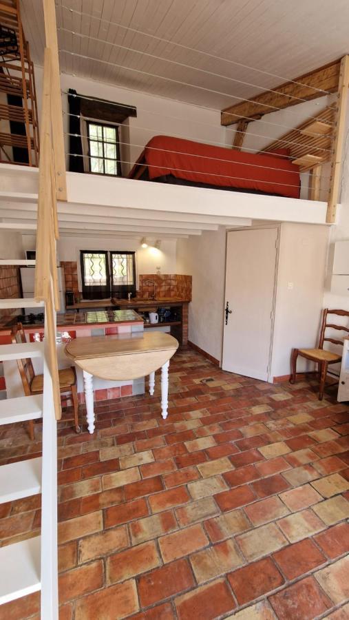 Studio Au Pied De La Sainte Victoire Puyloubier Bagian luar foto